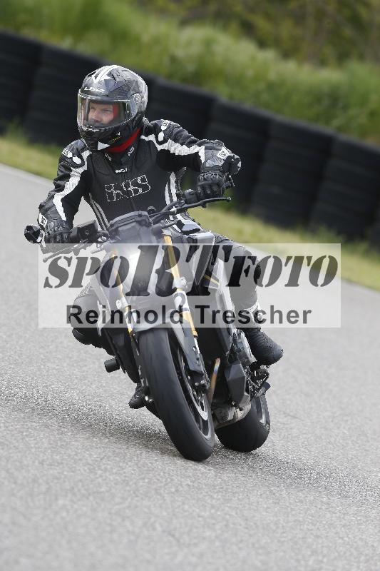 /Archiv-2025/09 22.04.2025 Cornu Master School ADR/rot-rouge/12